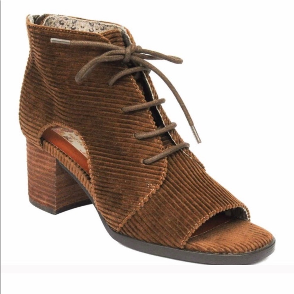 Band of Gypsies Amelia Lace Up Open Toe Bootie